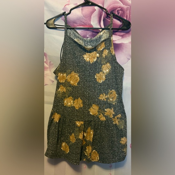 Maurices Tops - Maurice’s Spaghetti Strap Top Grey With Floral XL